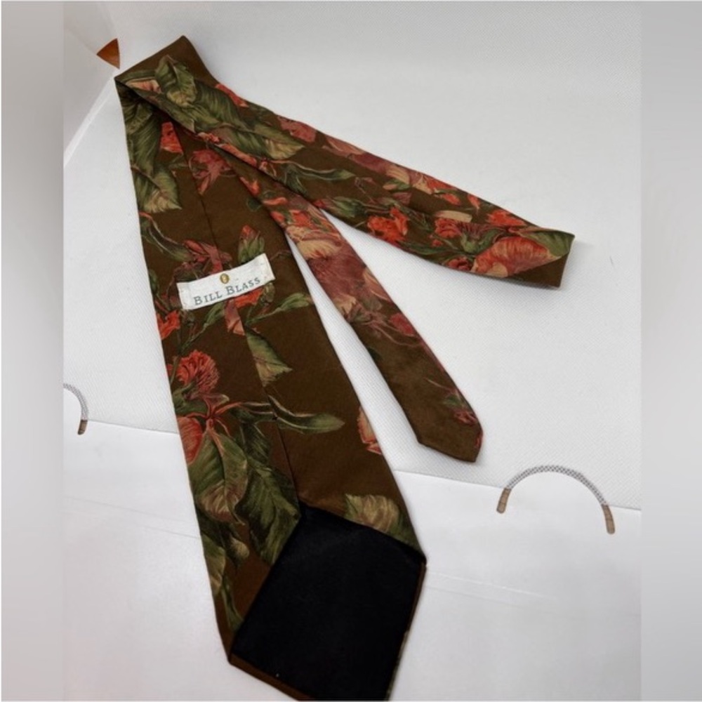EUC Vintage Bill Blass Floral Tie - Picture 6 of 8